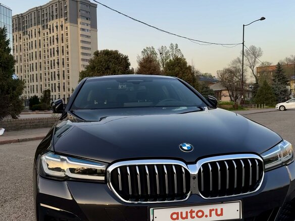 2022 BMW 5 серии 530i VII (G30/G31/G38) Рестайлинг, серый, 7299000 рублей - вид 1