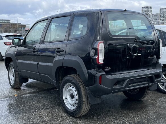 2026 Lada (ВАЗ) Niva Travel I Рестайлинг, чёрный - вид 3