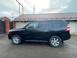 2016 Toyota Land Cruiser Prado 150 Series Рестайлинг 1, чёрный, 4200000 рублей, вид 4