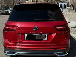 2021 Volkswagen Tiguan II Рестайлинг, красный, 3550000 рублей, вид 3