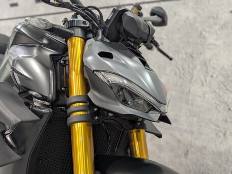 2024 Ducati Streetfighter V4, серый, 2850000 рублей, вид 3