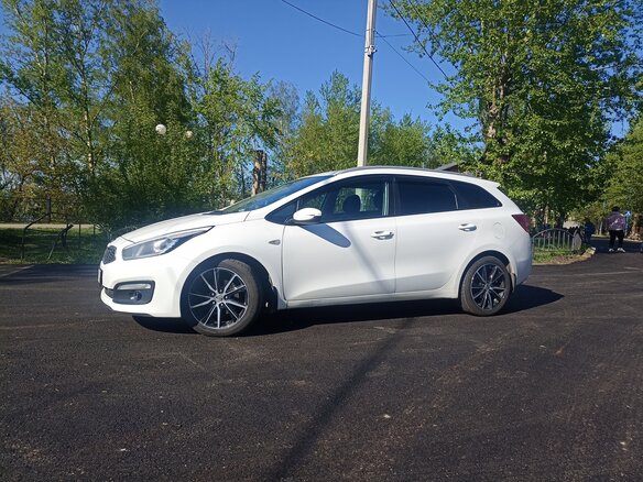2017 Kia Ceed II Рестайлинг, белый, 1220000 рублей - вид 8