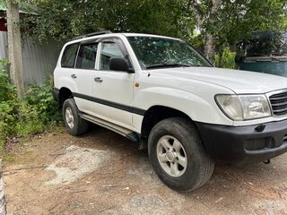2001 Toyota Land Cruiser 105 100 Series, белый, 1650000 рублей, вид 5