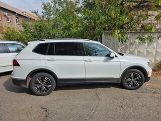 2018 Volkswagen Tiguan Allspace II, белый, 2400000 рублей, вид 1