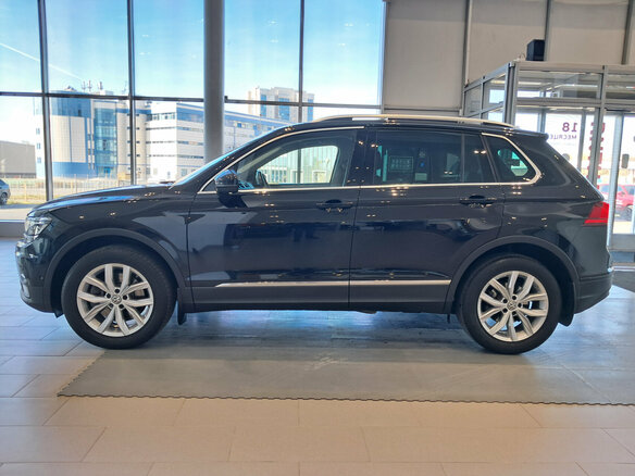 2020 Volkswagen Tiguan II, чёрный, 3410000 рублей - вид 7