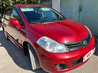 2013 Nissan Tiida I Рестайлинг, красный, 1000000 рублей, вид 2