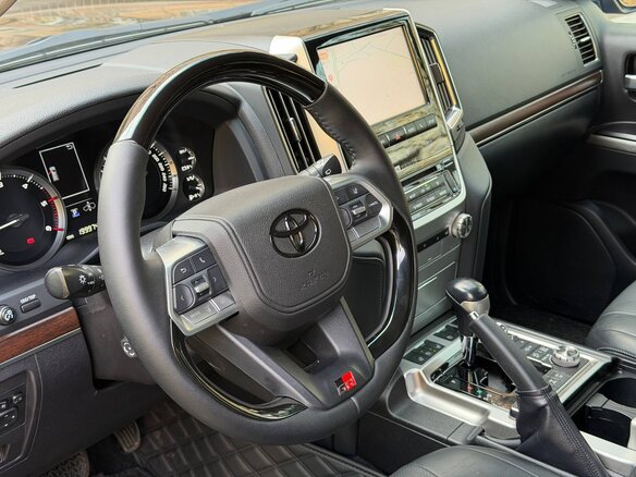 2016 Toyota Land Cruiser 200 Series Рестайлинг 2, чёрный, 5400000 рублей - вид 10