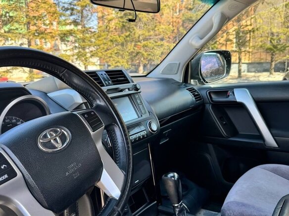 2016 Toyota Land Cruiser Prado 6-speed 150 Series Рестайлинг 1, золотистый, 3855000 рублей - вид 9