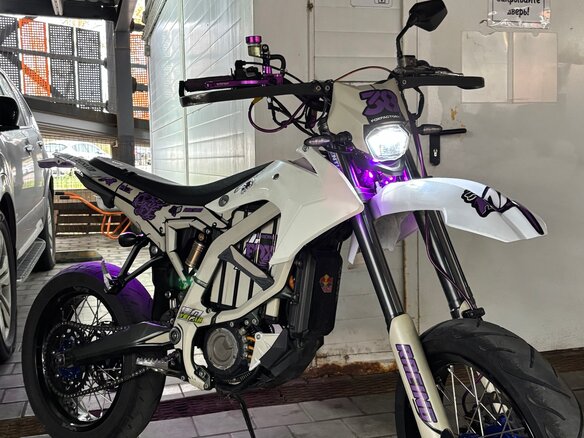 2025 Sur-ron Light Bee, белый, 350000 рублей
