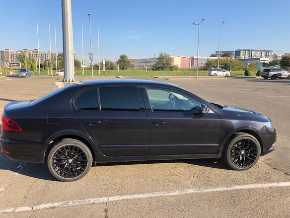 2013 Skoda Superb II Рестайлинг, чёрный, 1730000 рублей - вид 2