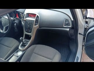 2011 Opel Astra J, белый, 720000 рублей, вид 4