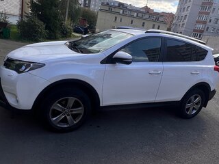 2015 Toyota RAV4 IV (XA40), белый, 2400000 рублей, вид 4