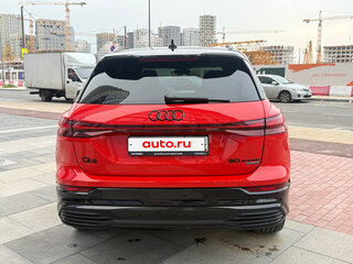 2022 Audi Q5 e-tron 50, красный, 4550000 рублей, вид 5