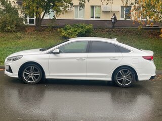 2019 Hyundai Sonata VII (LF) Рестайлинг, чёрный, 1530000 рублей, вид 4
