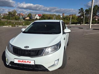 2013 Kia Rio III, белый, 600000 рублей, вид 4