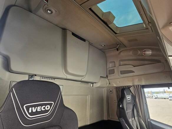 2022 Iveco Stralis, чёрный - вид 19