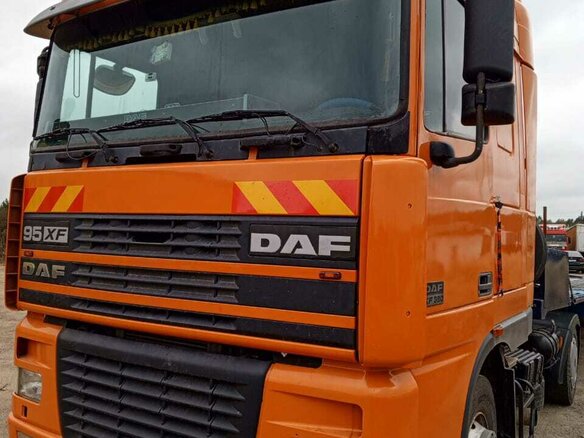 1998 DAF 95XF, оранжевый, 2600000 рублей - вид 2