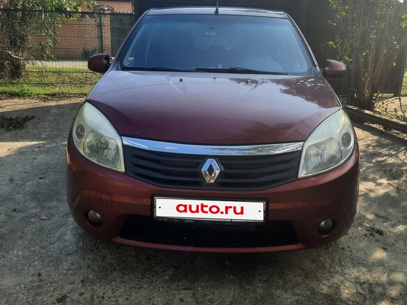 2011 Renault Sandero I, красный, 370000 рублей - вид 1