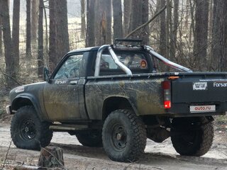 1985 Toyota Hilux IV, чёрный, 1500000 рублей, вид 5