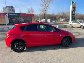 2011 Opel Astra J, красный, 472000 рублей, вид 4