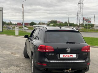 2010 Volkswagen Touareg II, чёрный, 1590000 рублей, вид 4