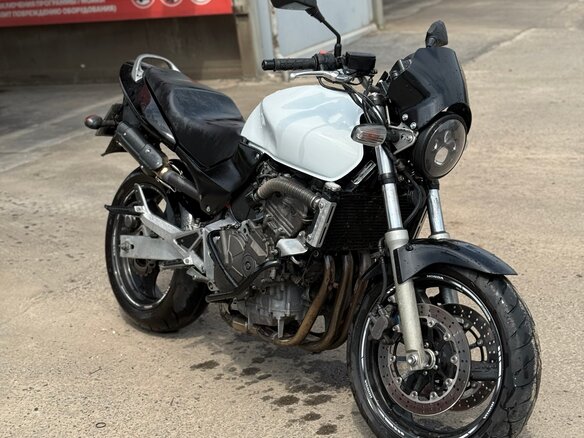 2001 Honda CB 600F Hornet, белый, 345000 рублей - вид 6