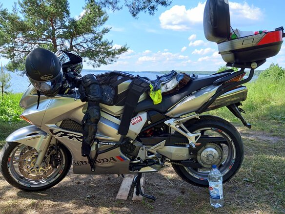2005 Honda VFR 800, серебристый, 550000 рублей - вид 1