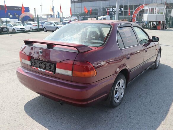 1997 Isuzu Gemini V, красный, 160000 рублей - вид 4