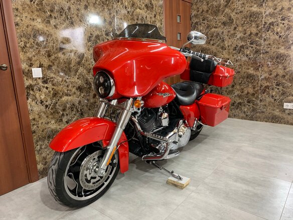 2009 Harley-Davidson Street Glide, красный - вид 3