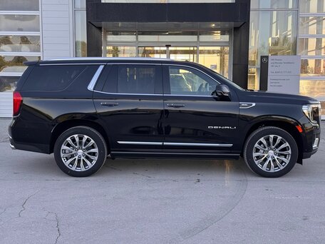2024 GMC Yukon V, чёрный, 14580000 рублей, вид 4