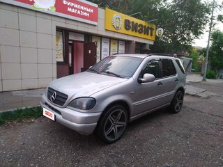2000 Mercedes-Benz M-Класс 270 I (W163), серебристый, 880000 рублей, вид 1