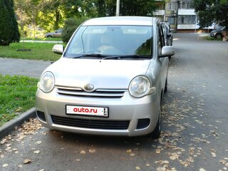 2010 Toyota Sienta I Рестайлинг 1, серый, 600000 рублей, вид 2