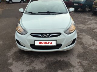 2013 Hyundai Solaris I, белый, 400000 рублей, вид 1