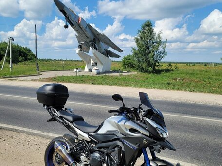 2015 Yamaha MT-09 Tracer (FJ-09), серебристый, 600000 рублей, вид 1