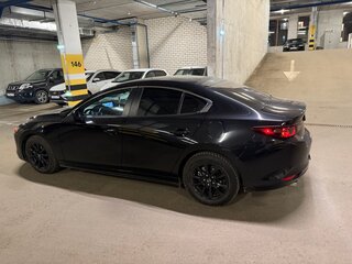 2020 Mazda 3 IV (BP), чёрный, 2000000 рублей, вид 3