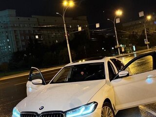 2021 BMW 5 серии 530i xDrive VII (G30/G31/G38) Рестайлинг, белый, 5500000 рублей, вид 4