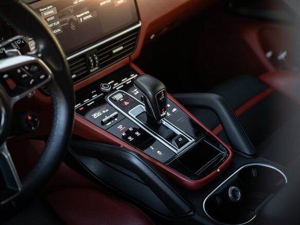 2021 Porsche Cayenne S III, чёрный, 7500000 рублей - вид 19