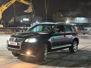 2008 Volkswagen Touareg I Рестайлинг, чёрный, 1345000 рублей, вид 1
