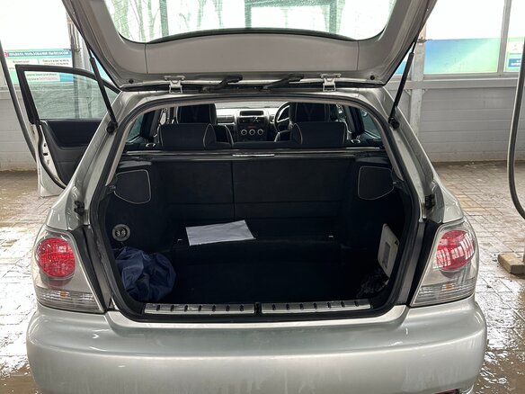 2003 Toyota Altezza, серый, 900000 рублей - вид 14