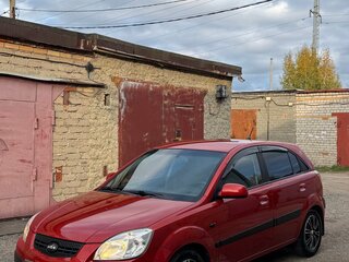 2008 Kia Rio II, красный, 760000 рублей, вид 4