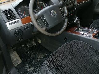 2008 Volkswagen Touareg I Рестайлинг, чёрный, 1330001 рублей, вид 5