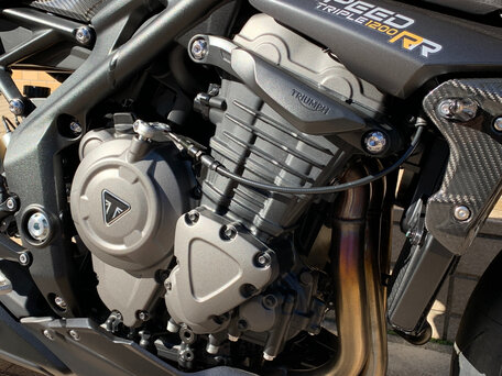 2024 Triumph Speed Triple, чёрный, 1900000 рублей, вид 3