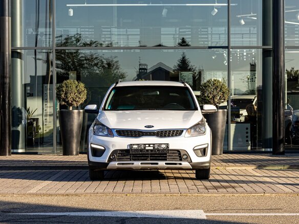 2018 Kia Rio X-Line IV, белый, 1495000 рублей - вид 1