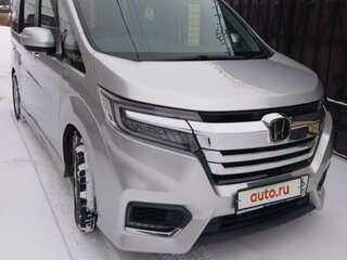 2017 Honda Stepwgn V Рестайлинг, серебристый, 2099000 рублей, вид 4