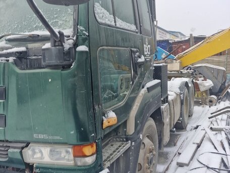 2002 Nissan Diesel, зелёный, 1600000 рублей, вид 2