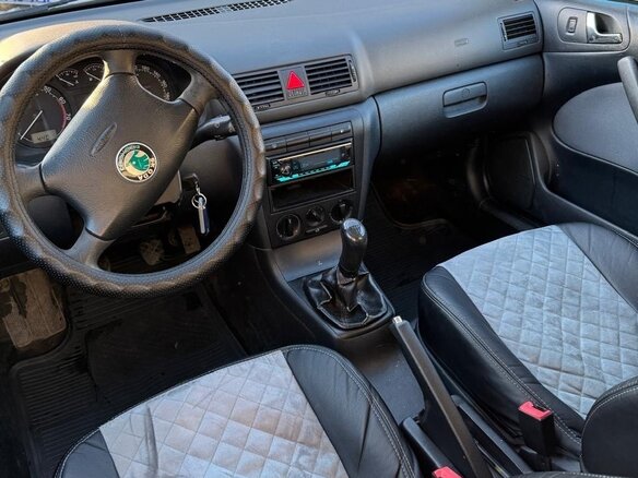 2008 Skoda Octavia I (A4) Рестайлинг, зелёный, 600000 рублей - вид 5