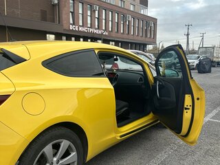 2012 Opel Astra GTC J Рестайлинг, жёлтый, 750000 рублей, вид 4