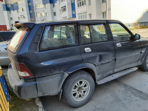 2000 SsangYong Musso I Рестайлинг, чёрный, 390000 рублей - вид 1