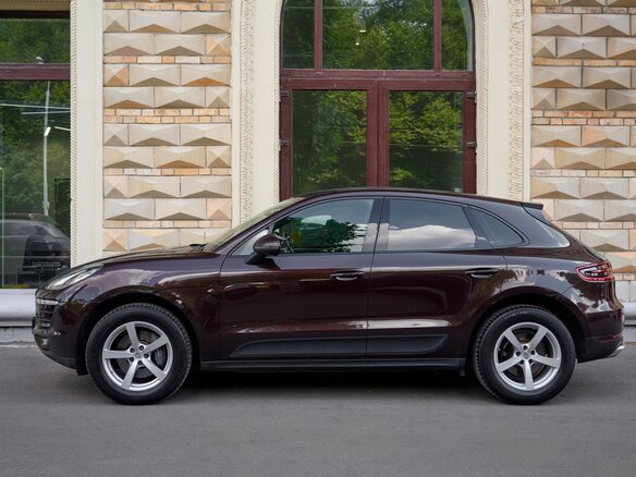 2018 Porsche Macan I, коричневый, 4950000 рублей - вид 8