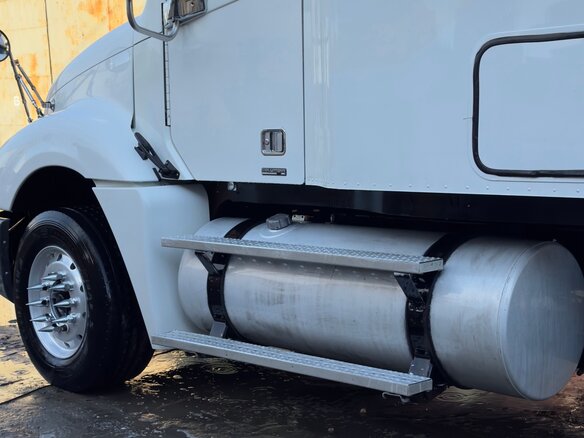 2003 Freightliner Columbia, белый, 3500000 рублей - вид 19